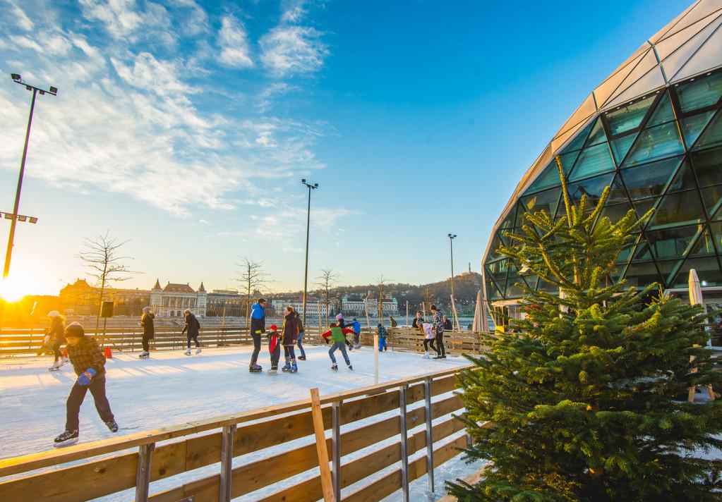 Korcsolyára fel! Ezek a legszebb jégpályák Budapesten