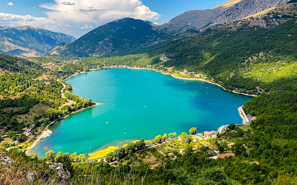 riccardo livorni, Shutterstock