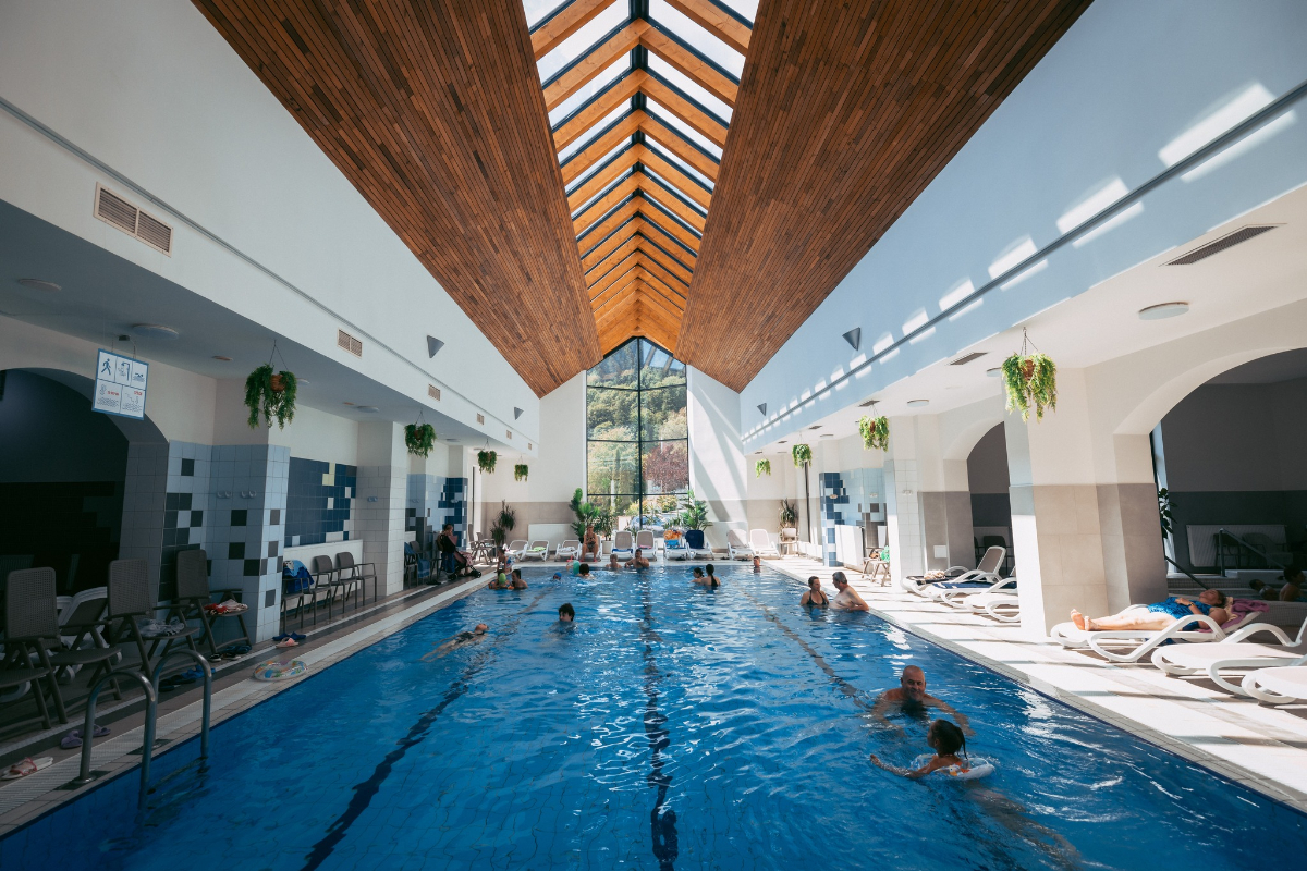 4 erdélyi gyógyfürdő, ahol meleg vízben élvezhetjük a tél legszebb napjait