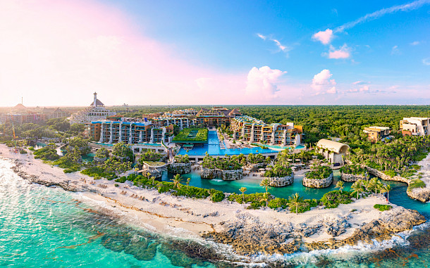 Aberu.Go, Shutterstock