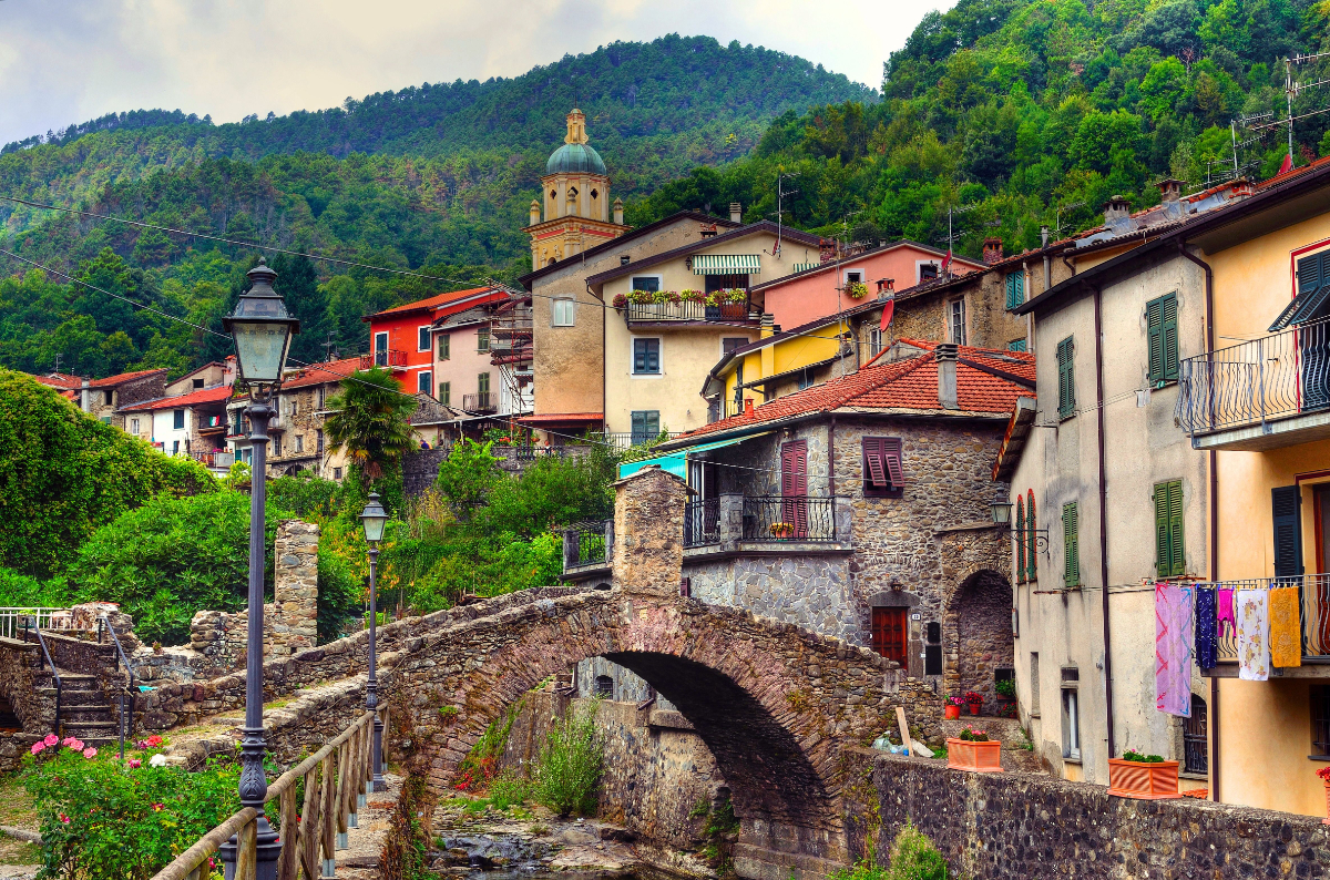 Egyeurós házak a Cinque Terre közelében: két falu is új lakókat keres Liguriában