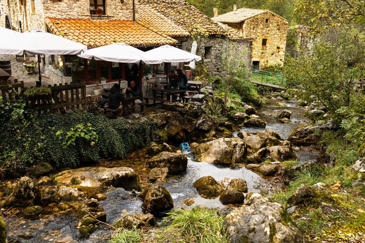 A világ legszebb helyén bújik meg ez az apró spanyol kőfalu