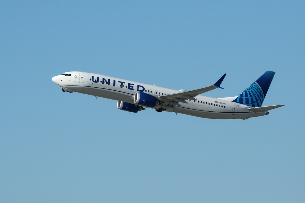 Rémisztő pillanat: drónnal ütközött leszállás közben a United Airlines gépe