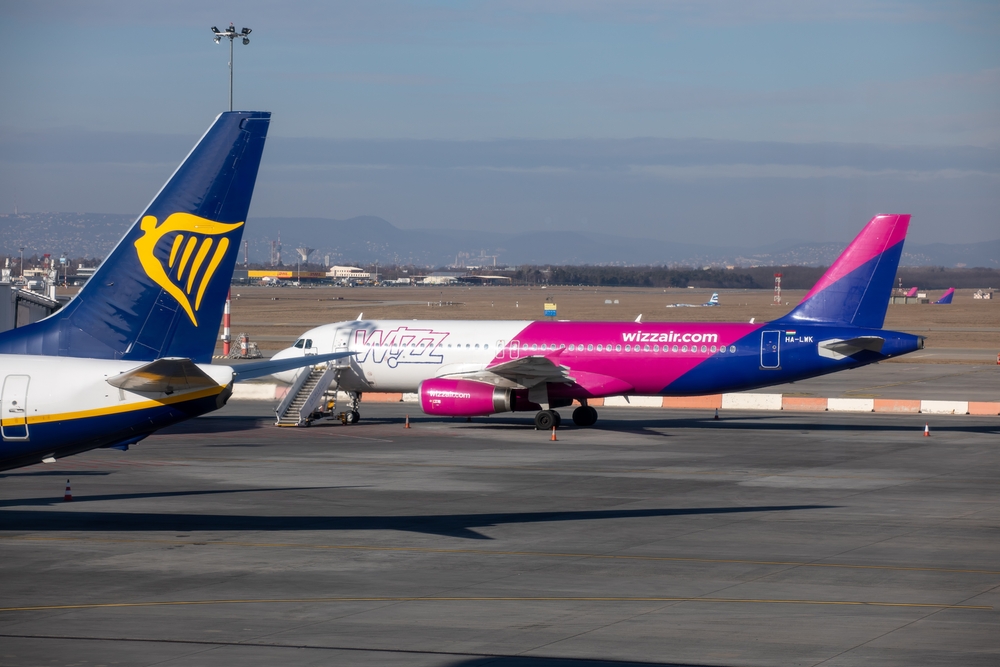 Válságnak egyelőre nyoma sincs: elképesztő számokat közölt a Ryanair és a Wizz Air