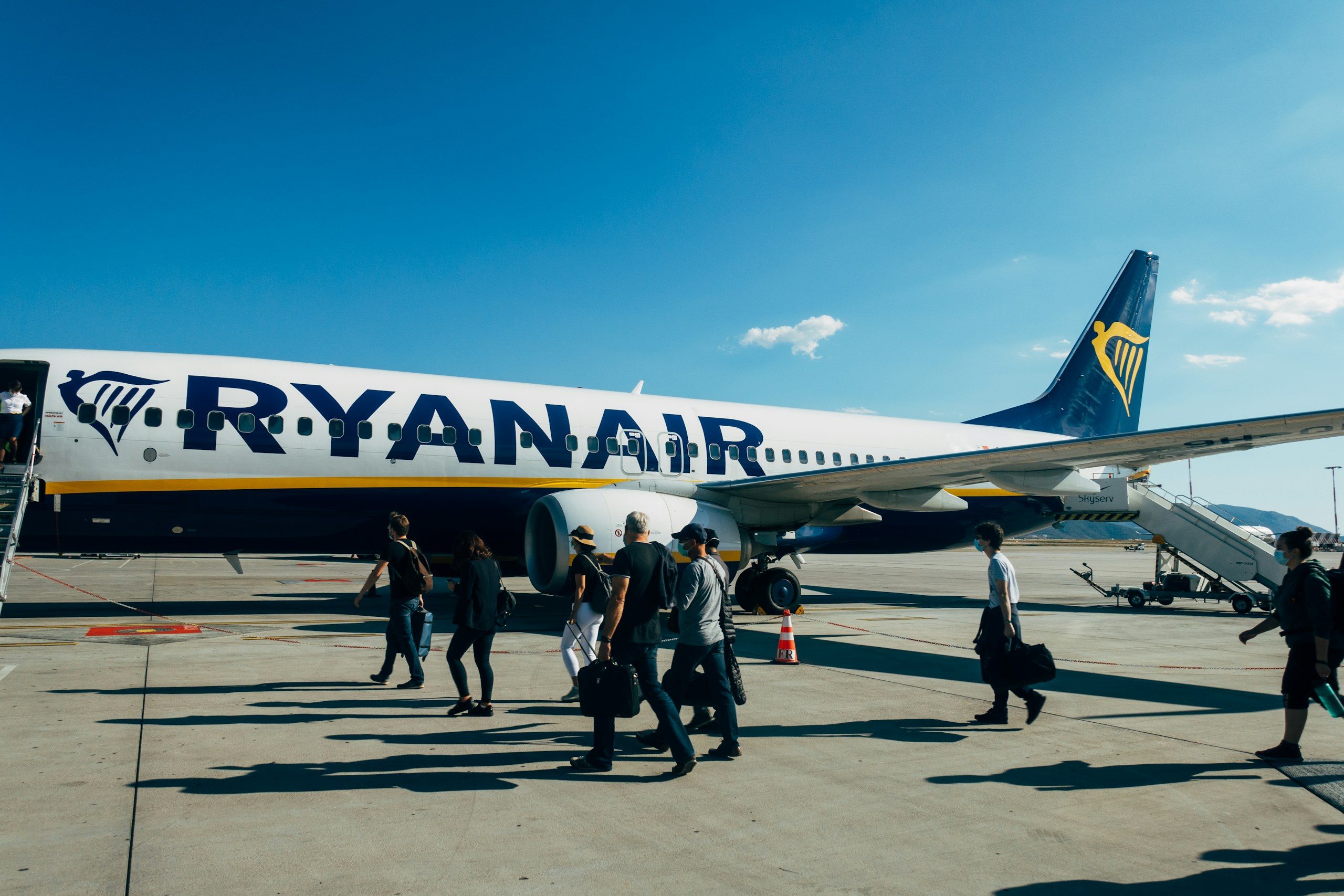 Vizsgálják a Ryanairt, amiért extra díjjal terhelik a gyerekkel utazókat