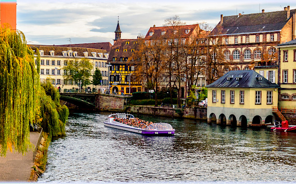 Valikdjan, Shutterstock