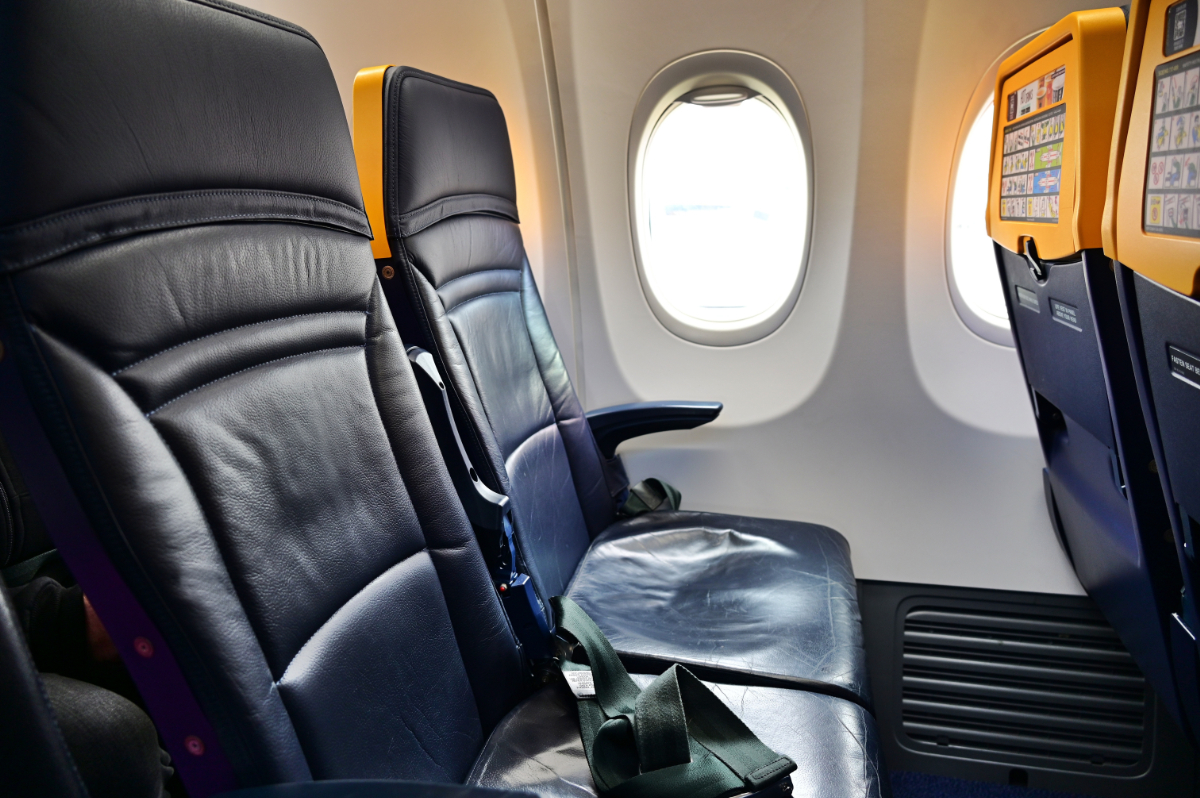 Ilyen keskeny üléseket még a Ryanair sem használ