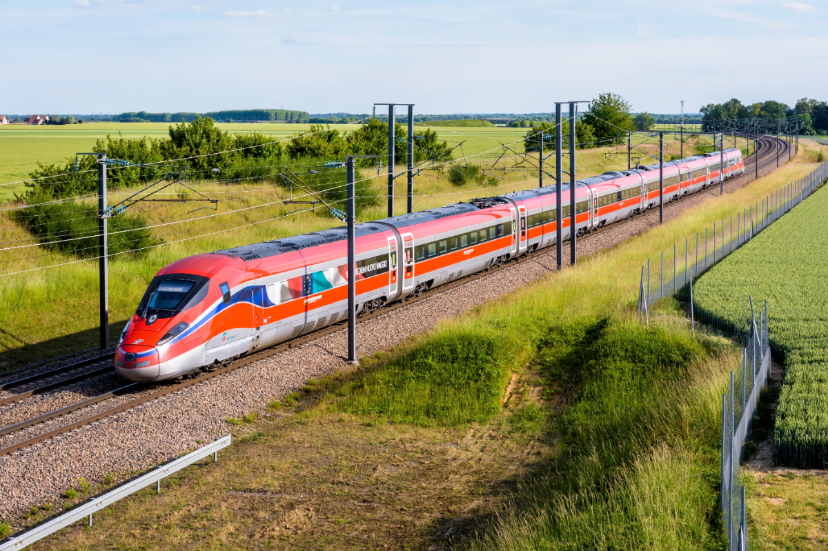 Már a szomszédban tesztelik az olaszok szupervonatát