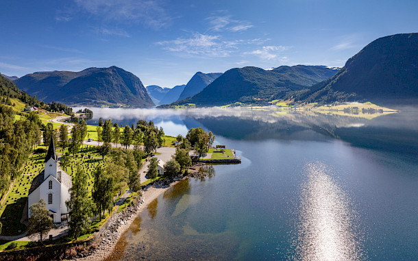 makasana photo, Shutterstock