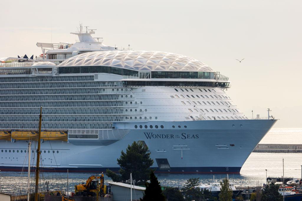 A világ legnagyobb hajójával a Földközi-tengert szelhetjük